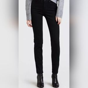 Levi's Women's 312 Shaping Slim Fit Jean - Size 25 × 30